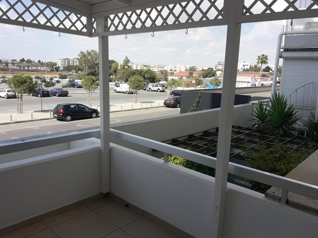 16 Sandy Beach Larnaca Luaran gambar